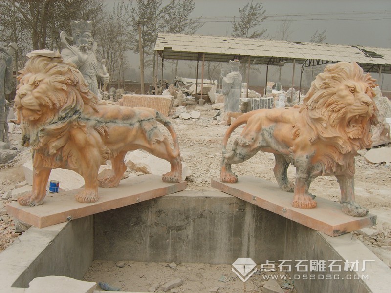 ʯ����ʨ ��ϼ��ʯʨ��