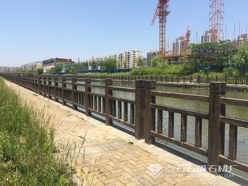 ��ľ����